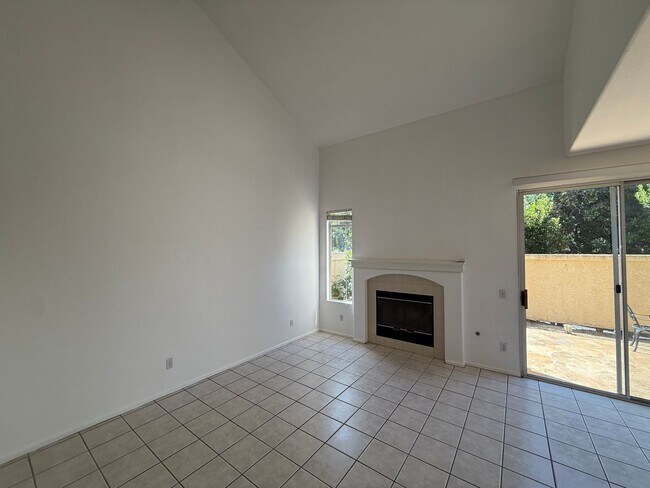 Building Photo - SD: Spacious 2BD/2.5BA Townhome in Sabre Springs with Private Backyard, 2-Car Garage & In-Unit La...