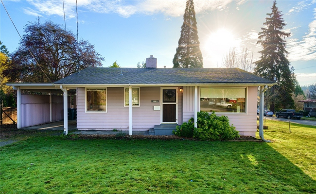 Primary Photo - Classic Fairhaven Location 2 bed 1 bath ho...