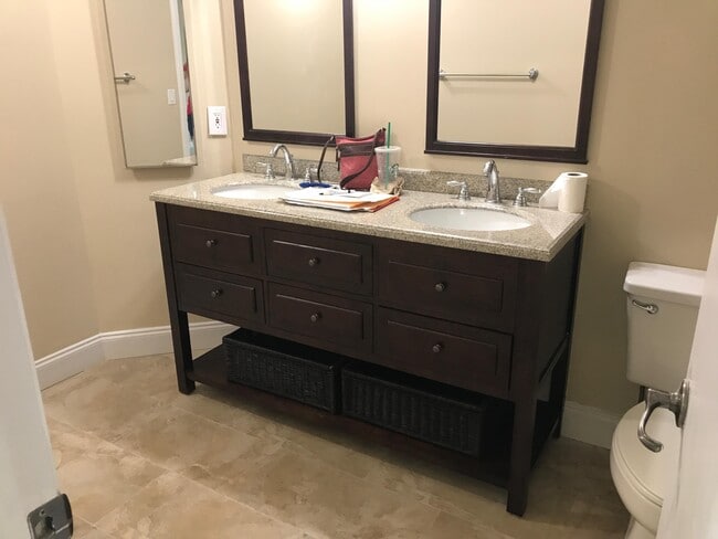 Building Photo - 5305 Eagle Lake Dr