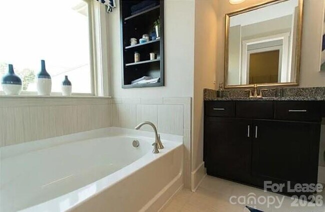 Building Photo - 4018 Orchid Way