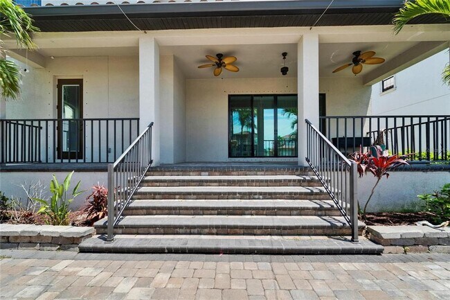 Building Photo - 6116 Lagomar Ln