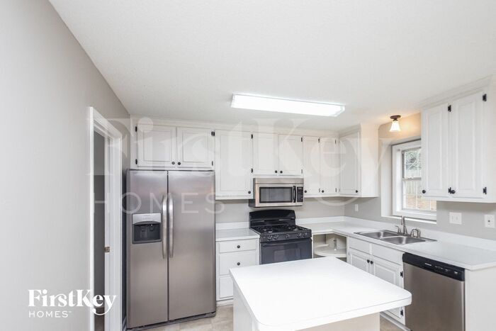 Building Photo - 9634 Fox Hunt Cir N