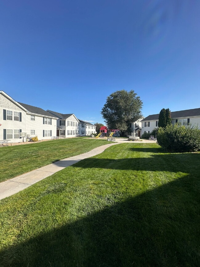 Building Photo - 122 Davis Ave