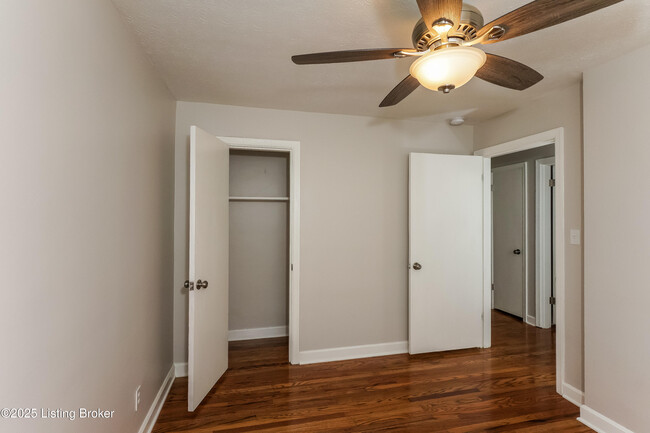 Building Photo - 5505 W Pages Ln
