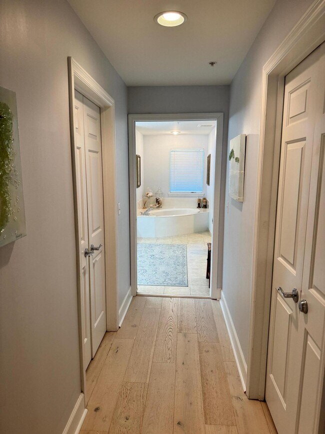 Building Photo - 1732 W County Hwy 30A