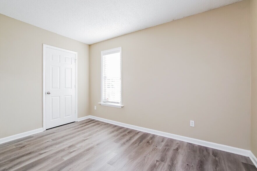 Building Photo - 2 W Boxley Dr