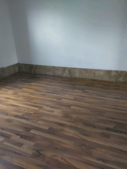 Building Photo - 823 S 2nd St