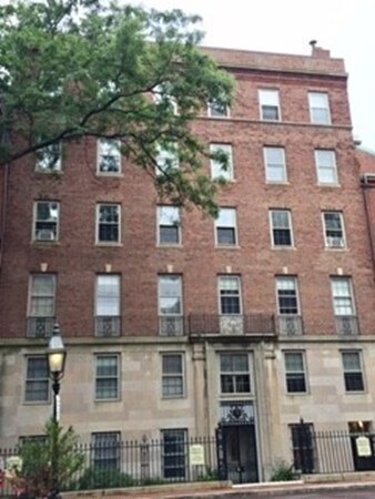 Building Photo - 10 Otis Pl