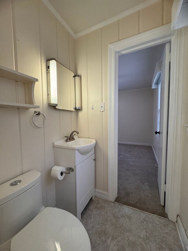 Building Photo - 3BR 1.5BA Brick Ranch in Lexington