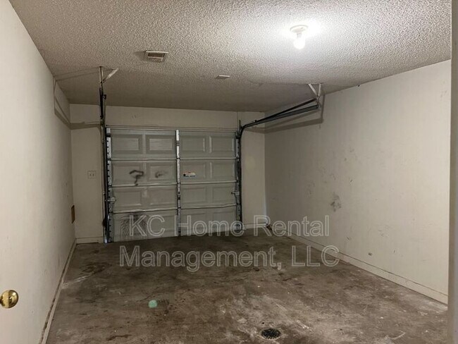 Building Photo - 1633 Jackson Ave