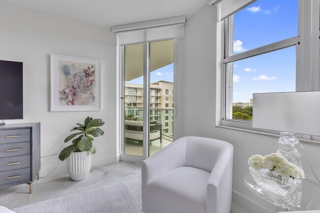 Building Photo - 500 SE Mizner Blvd