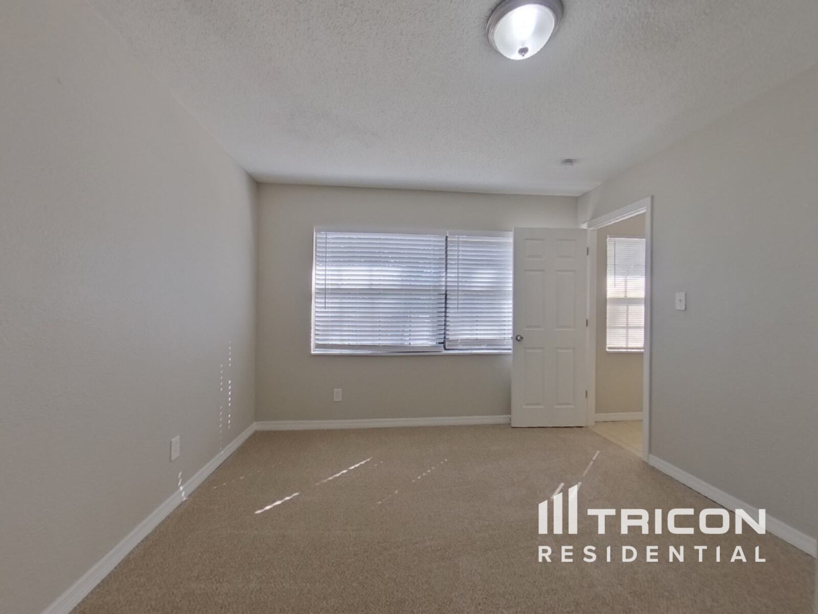 Building Photo - 1569 Lotus Path