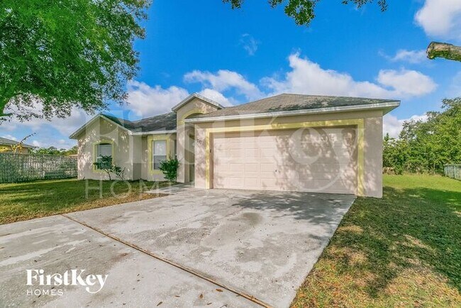 Building Photo - 711 Hamster Way