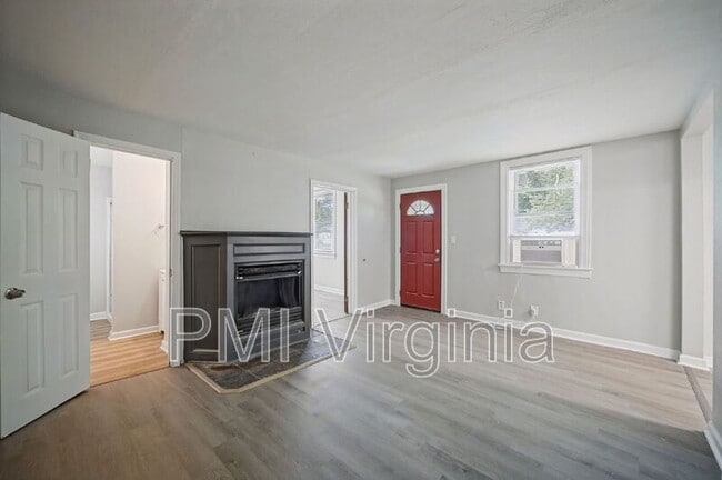Building Photo - 3407 Essex Cir