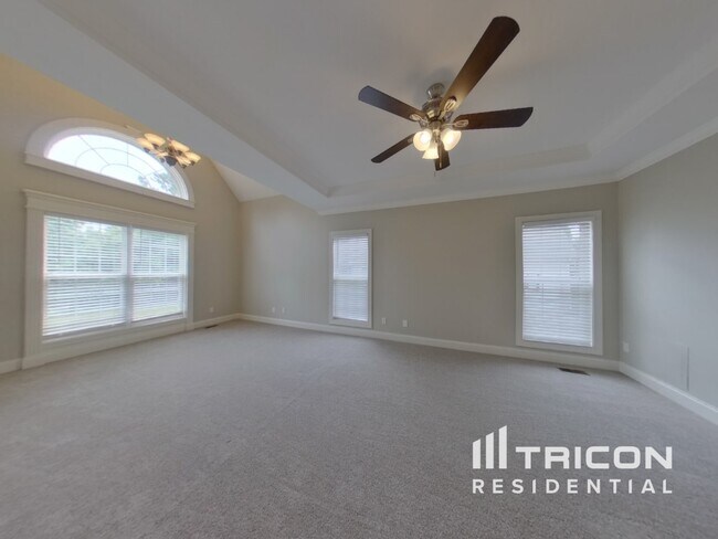 Building Photo - 444 Savannah Ridge