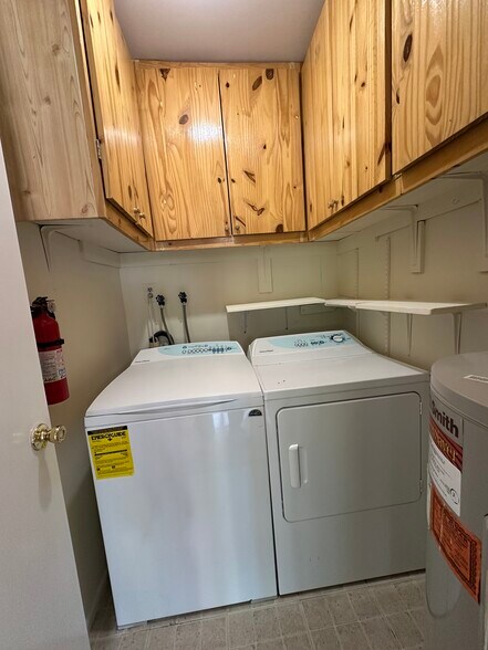 Building Photo - 167 Amberly Dr