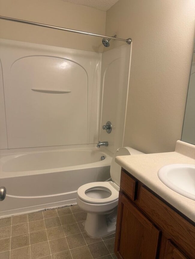 Building Photo - Lexington-Offering Self Guided Tour with R...