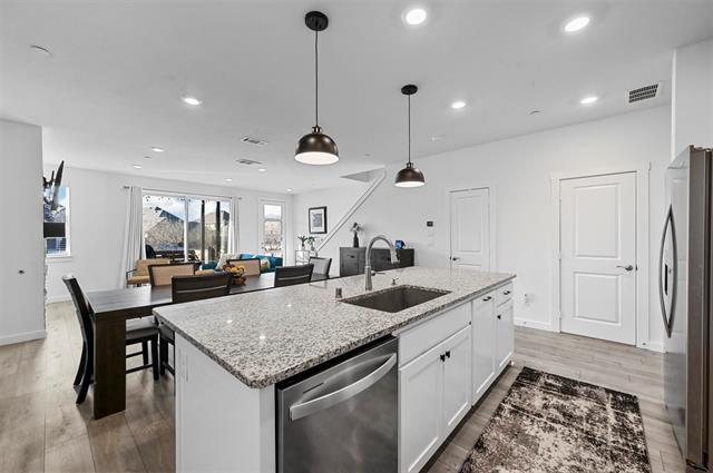 Building Photo - 751 Mountain Laurel Dr