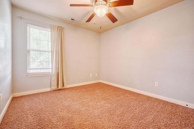 Building Photo - 2001 Cecil St