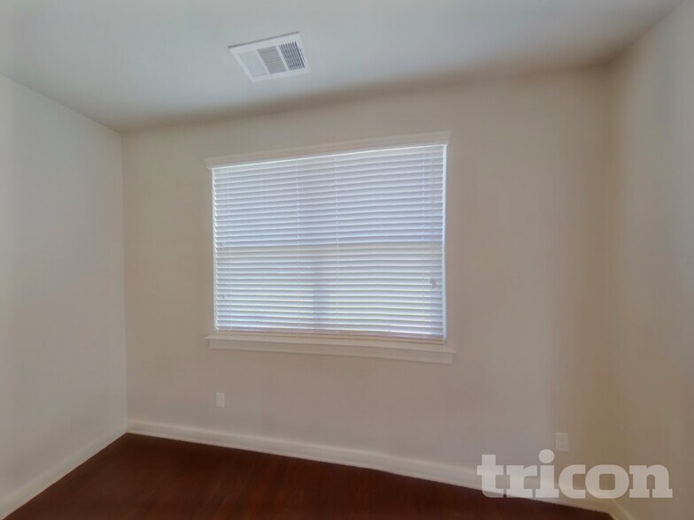 Building Photo - 4822 Kingdom Dr
