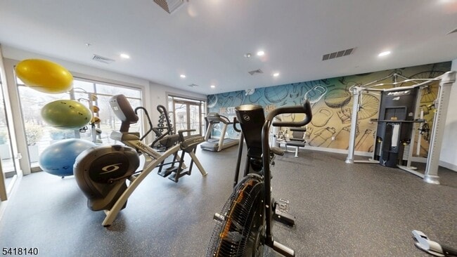 Building Photo - 1181 Morris Ave