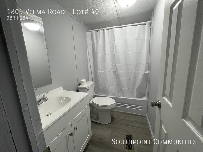 Building Photo - 1809 Velma Rd