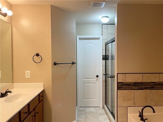 Building Photo - 981 Brownstone Ln SW