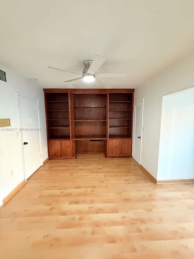 Building Photo - 1990 Brickell Ave