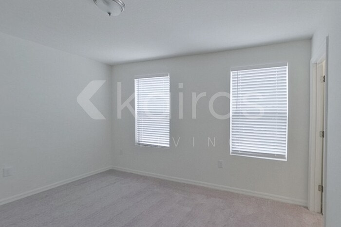 Building Photo - 12378 Paramount Dr S