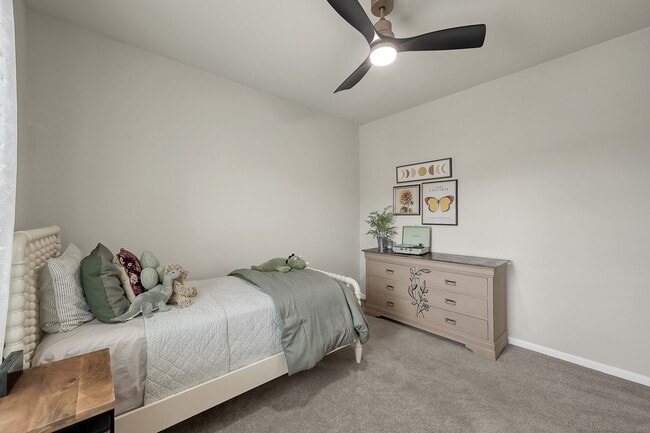 Building Photo - 679 Red Elm Ln