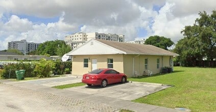 Building Photo - 3055 NW 76th St