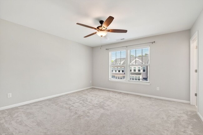 Building Photo - ***Pending*** Beautiful 4BR End-Unit Townhome in Prime Apex Location!