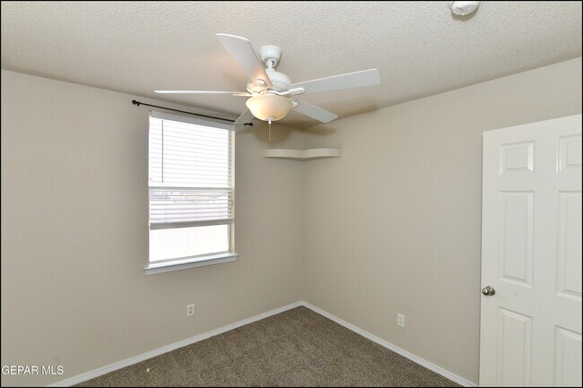 Building Photo - 7065 Falling Leaf Cir