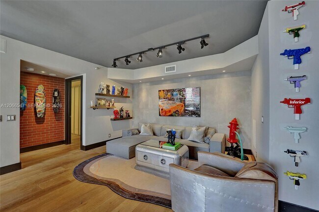 Building Photo - 3610 Yacht Club Dr