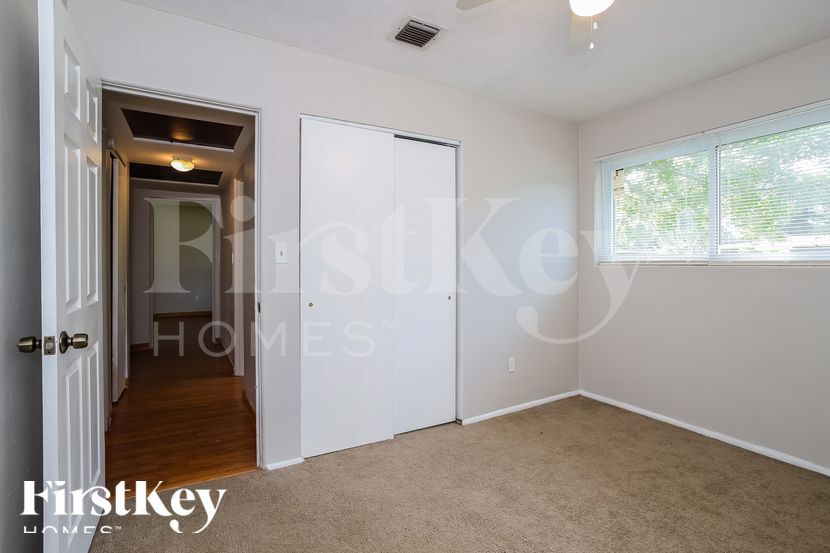 Building Photo - 607 Faber Dr