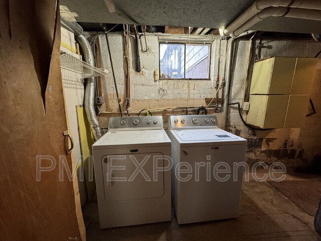 Building Photo - 2204 Ramblewood Dr