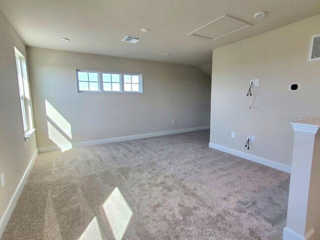 Building Photo - 16855 Castoro Dr
