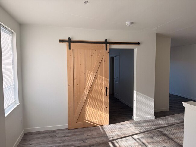 Building Photo - TFSC-B1714