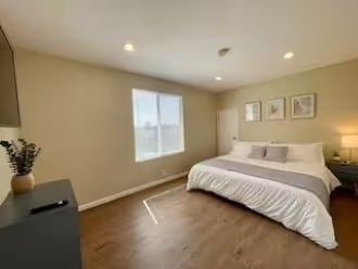 Building Photo - 718 W Spofford Ave