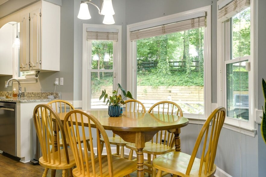 Building Photo - 5518 Tahoe Dr