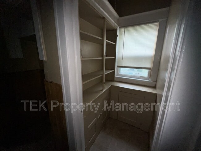 Building Photo - 444-446-446 Cottage St