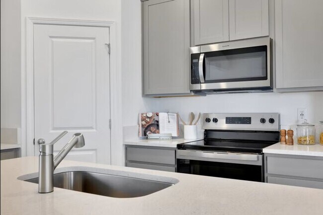 Building Photo - New Construction Rental, Conveniently Located near Cathedral Oak & First Coast Expressway