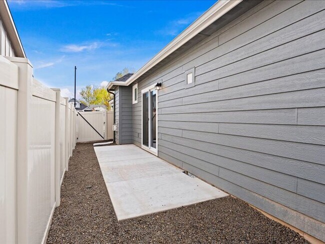 Building Photo - Coming Soon in Meridian! 3 Bed Beauty w/ A...