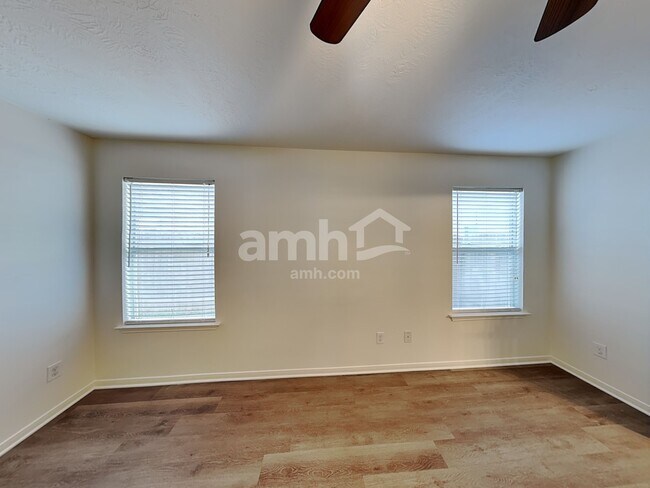 Building Photo - 823 Seaborne Meadow Dr