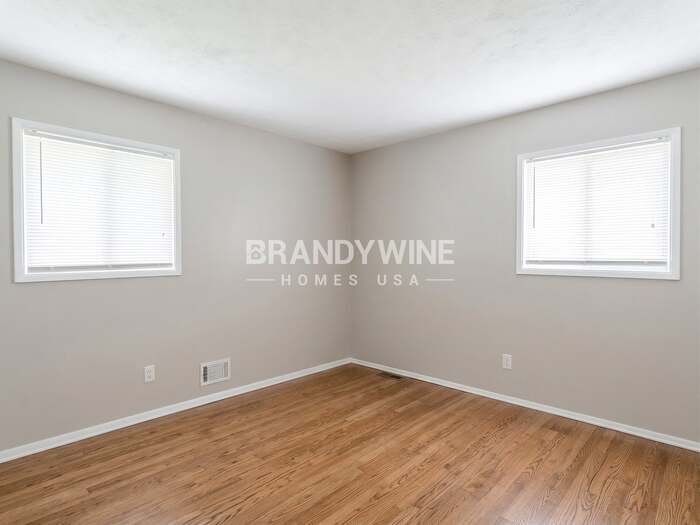 Building Photo - 1357 Heather Cir