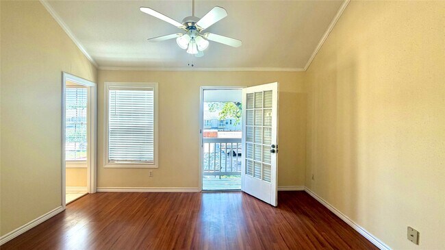 Building Photo - 11710 Southlake Dr