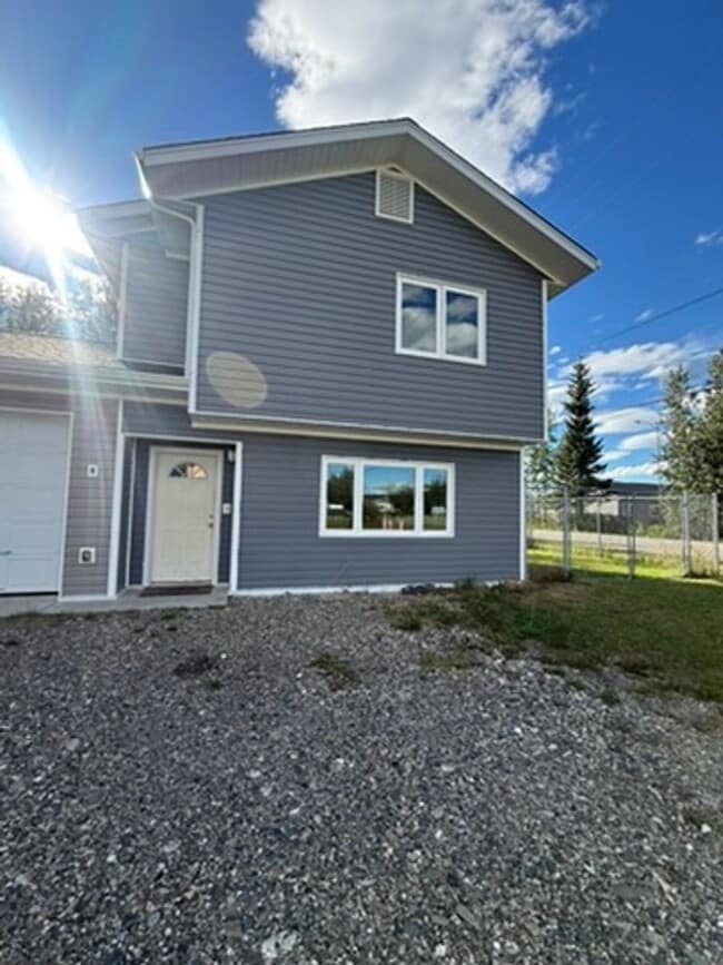 Building Photo - Modern 2-Bedroom Rental in North Pole!