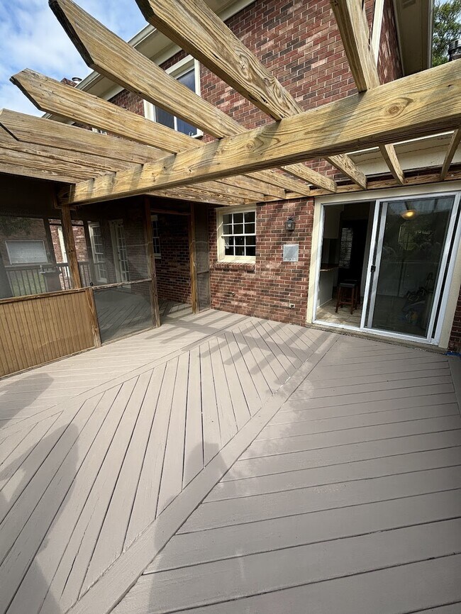 Building Photo - 4627 Mountain View Dr