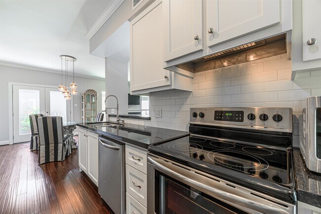 Building Photo - 701 Bering Dr