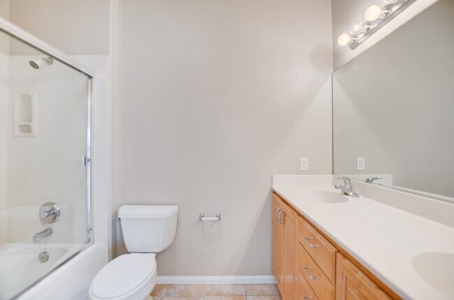 Building Photo - 1939 Felspar St